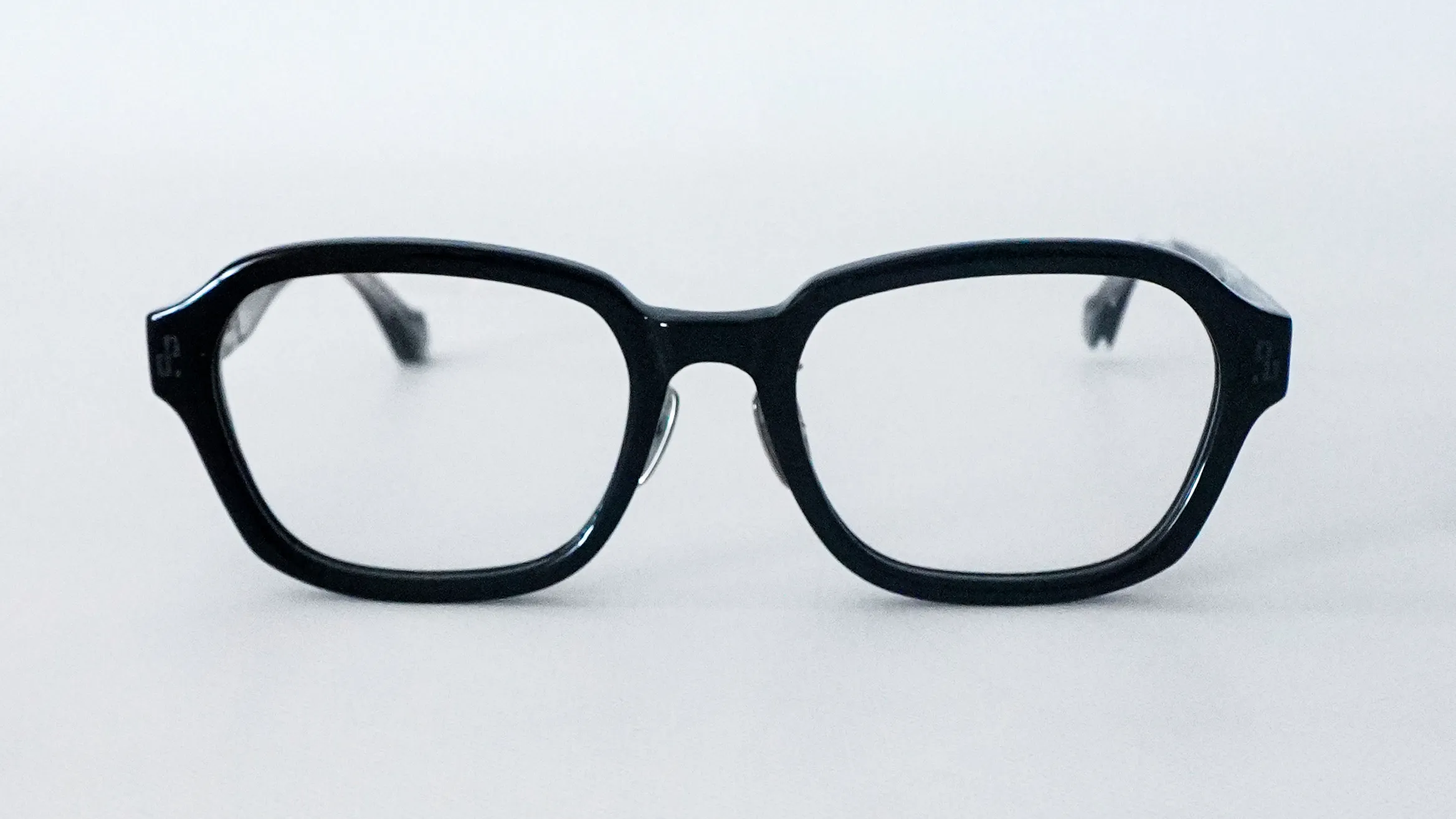 P.eyewear